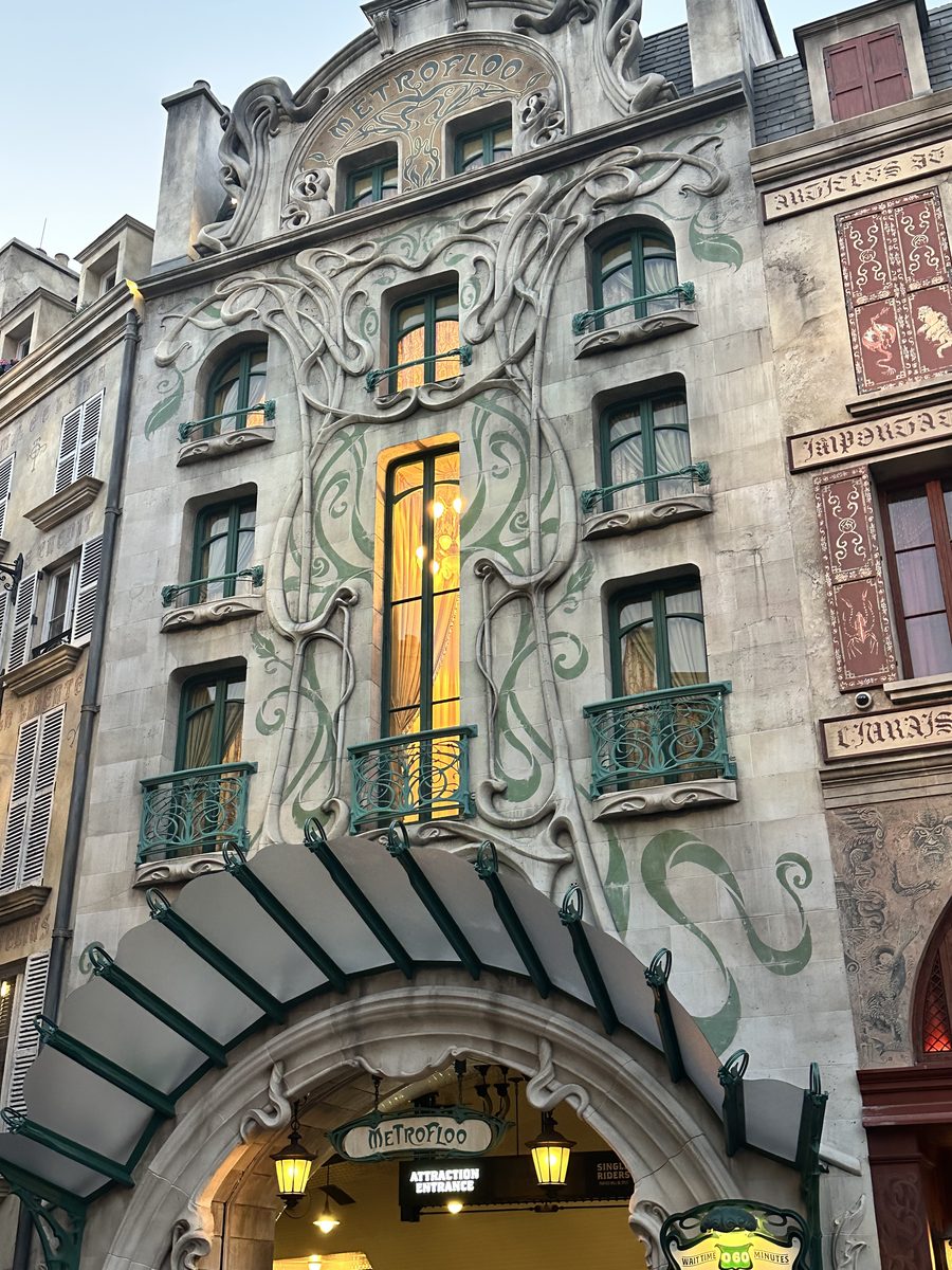 The Art Nouveau Métro-Floo building that serves as the entrance to Harry Potter and the Battle at the Ministry at Epic Universe
